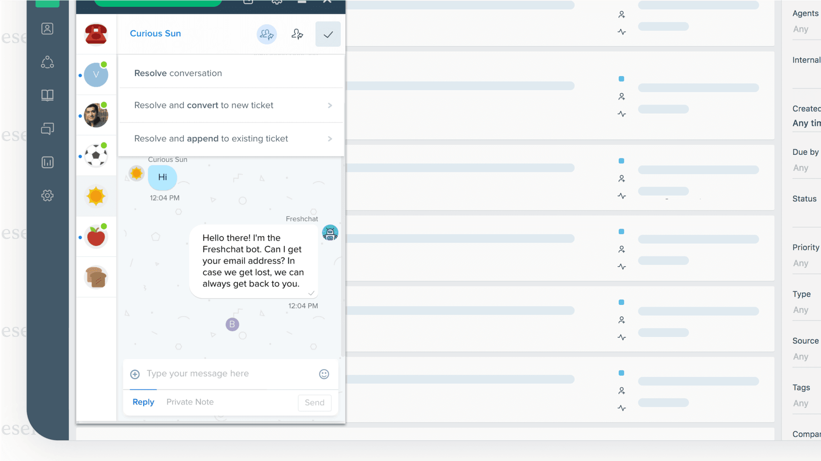 Freddy AI providing agent assistance in Freshdesk's live chat software.