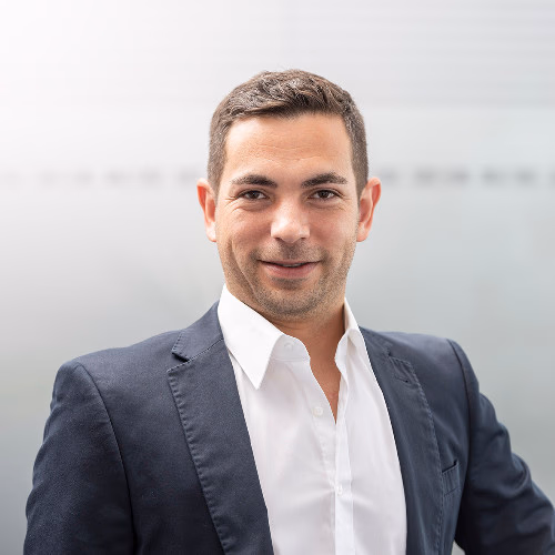 Aurenz simplifies their partner and end-user experiences with eesel AI